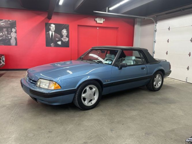 Ford-Mustang-1990-Light-Crystal-Blue-White-Leather-8