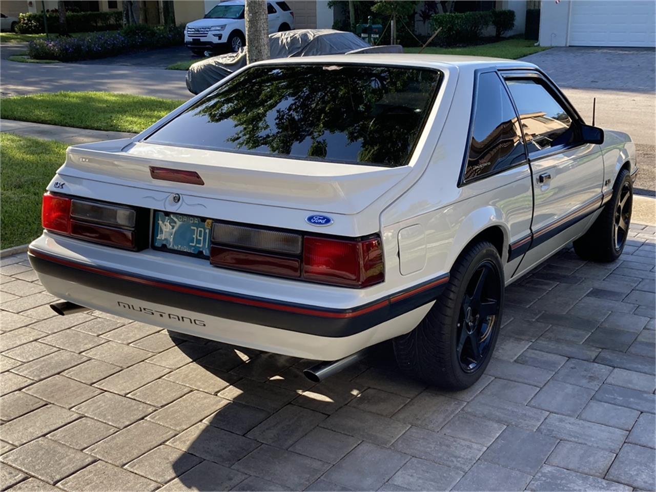 Ford-Mustang-1990-White-Gray-22