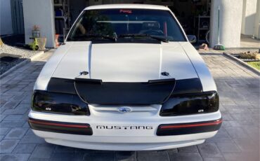Ford-Mustang-1990-White-Gray