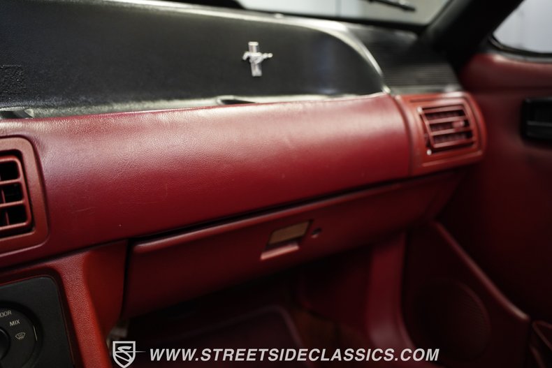 Ford-Mustang-1990-Wimbledon-White-Red-23