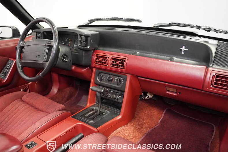 Ford-Mustang-1990-Wimbledon-White-Red-30