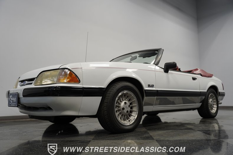 Ford-Mustang-1990-Wimbledon-White-Red-38