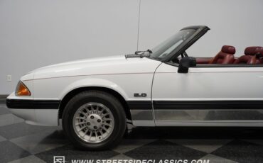 Ford-Mustang-1990-Wimbledon-White-Red-40