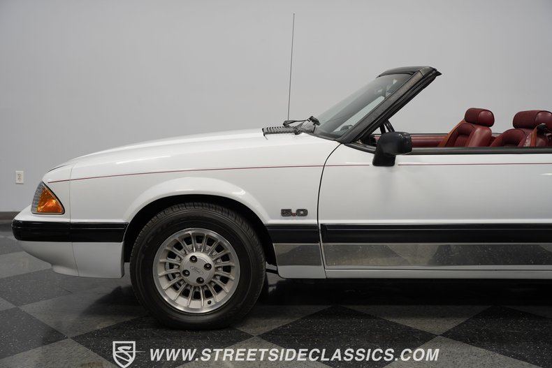 Ford-Mustang-1990-Wimbledon-White-Red-40