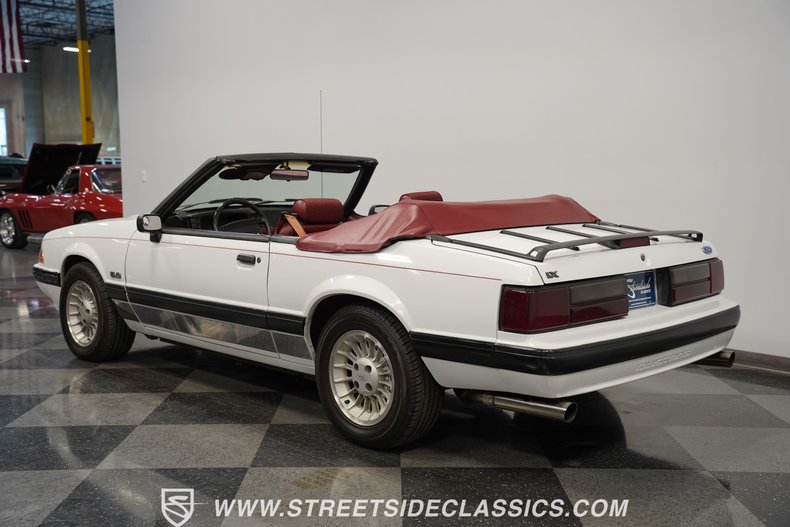 Ford-Mustang-1990-Wimbledon-White-Red-5