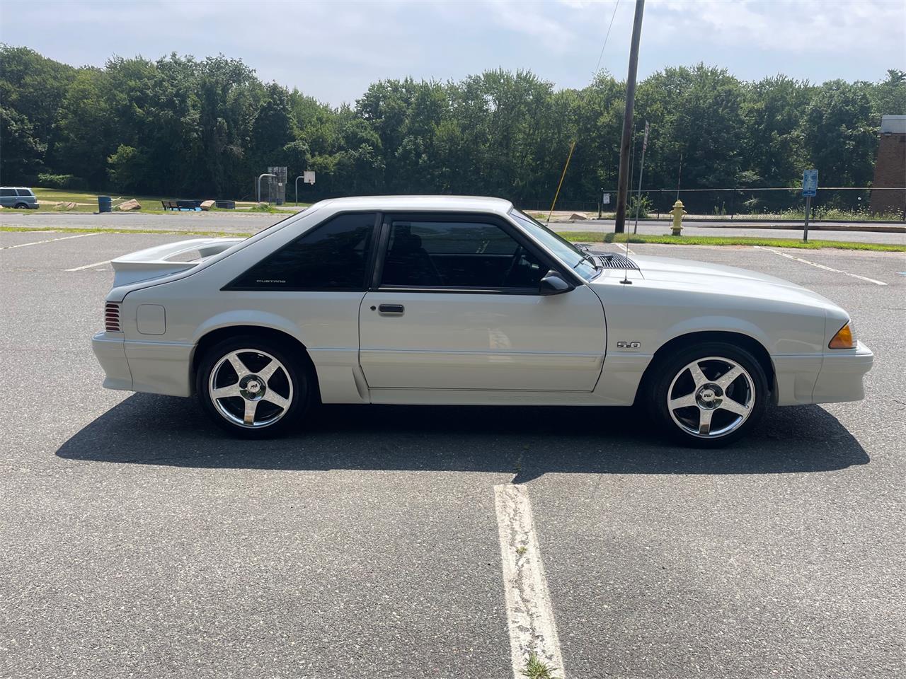 Ford-Mustang-1991-White-Gray-4