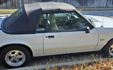 Ford-Mustang-1991-WhiteBlack-top-Beige-2
