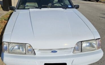 Ford-Mustang-1991-WhiteBlack-top-Beige