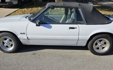 Ford-Mustang-1991-WhiteBlack-top-Beige-4