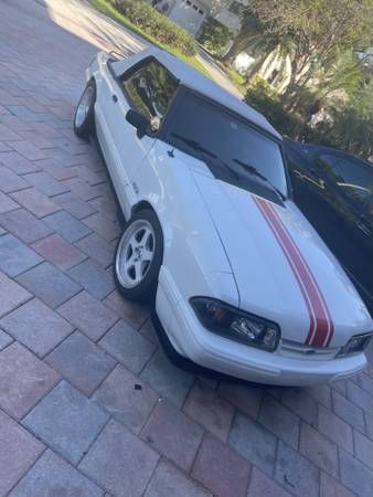 Ford-Mustang-1992-White-Burgundy-10