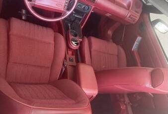 Ford-Mustang-1992-White-Burgundy-2