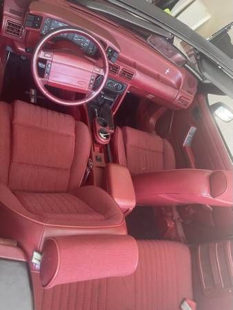 Ford-Mustang-1992-White-Burgundy-2