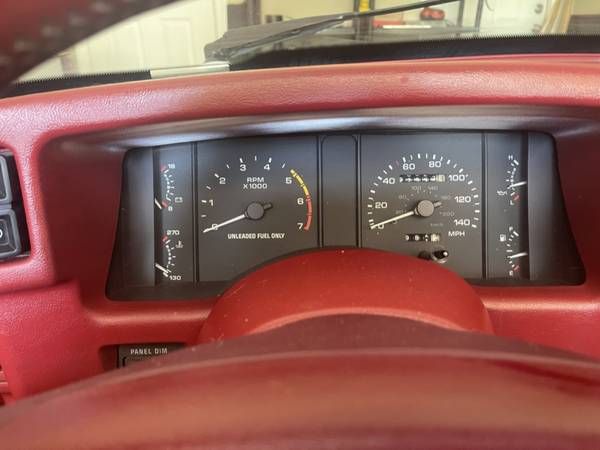 Ford-Mustang-1992-White-Burgundy-4