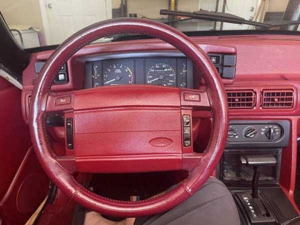 Ford-Mustang-1992-White-Burgundy-6