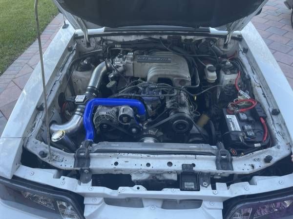 Ford-Mustang-1992-White-Burgundy-7