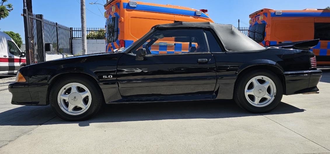 Ford-Mustang-1993-1