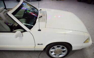 Ford-Mustang-1993-14