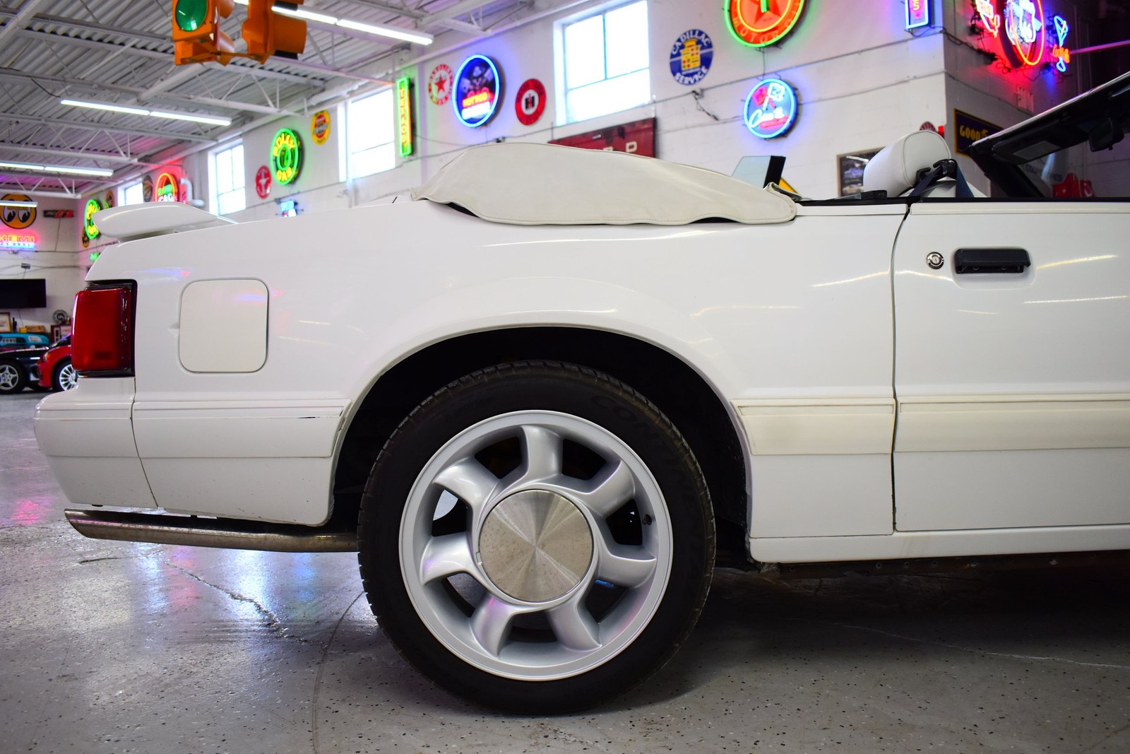 Ford-Mustang-1993-17