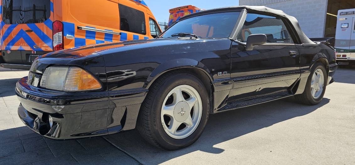 Ford-Mustang-1993-2