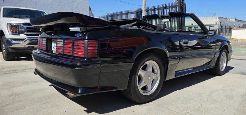 Ford-Mustang-1993-25