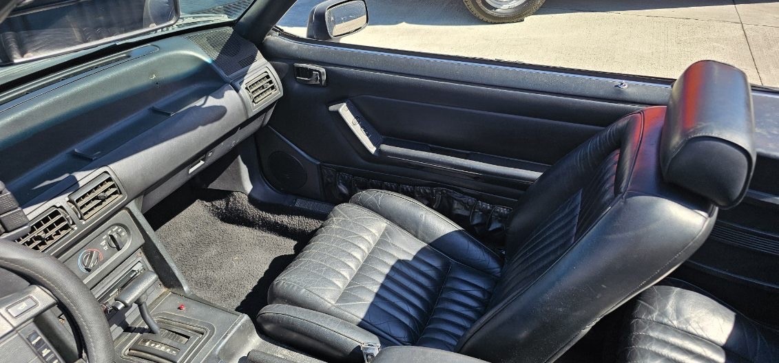 Ford-Mustang-1993-30