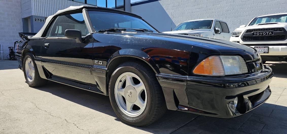 Ford-Mustang-1993-4