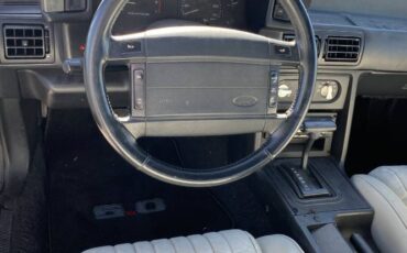 Ford-Mustang-1993-6