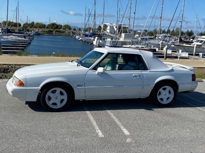 Ford-Mustang-1993-8