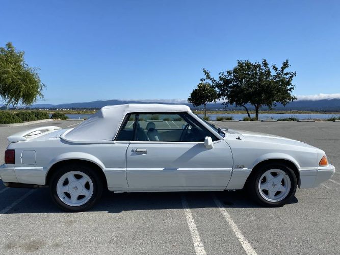 Ford-Mustang-1993-9