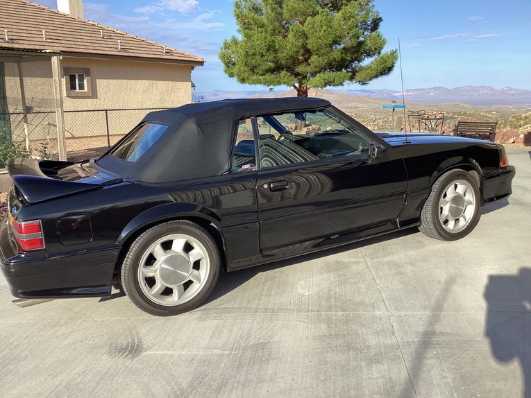 Ford-Mustang-1993-Black-Black-1