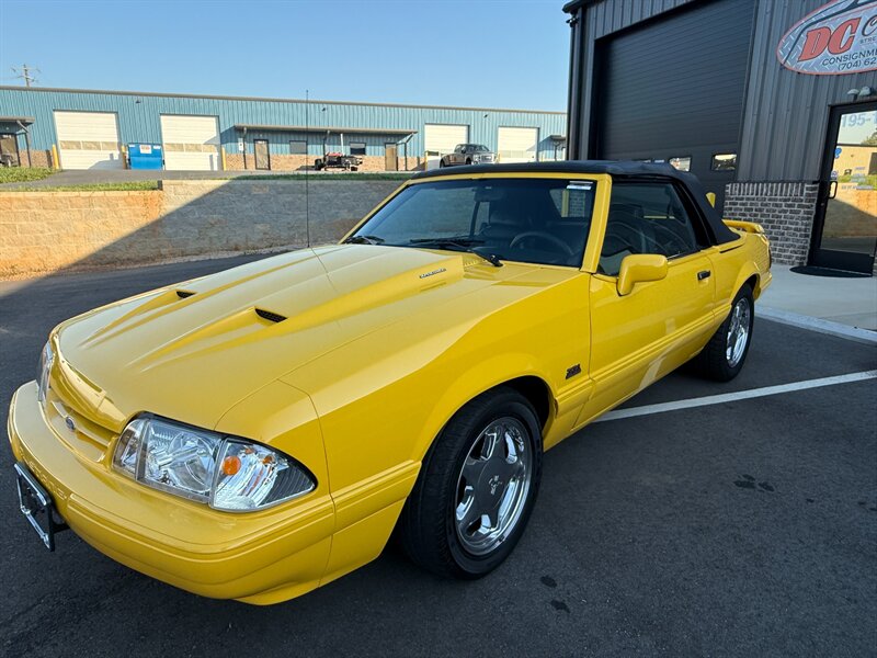 Ford-Mustang-1993-Black-Black-25