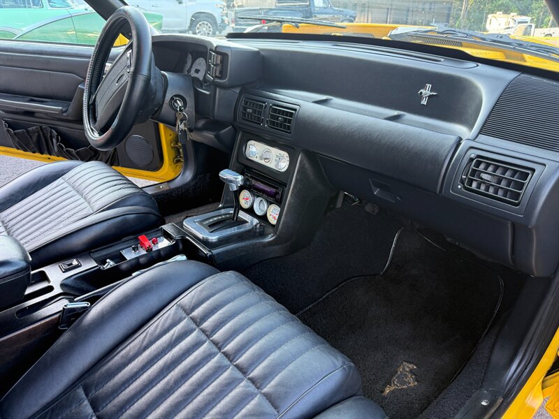 Ford-Mustang-1993-Black-Black-35