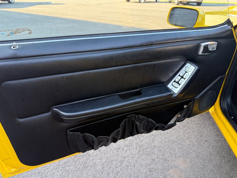 Ford-Mustang-1993-Black-Black-38