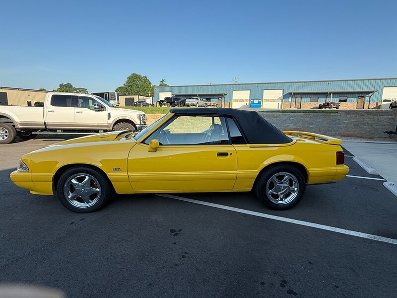 Ford-Mustang-1993-Black-Black-7