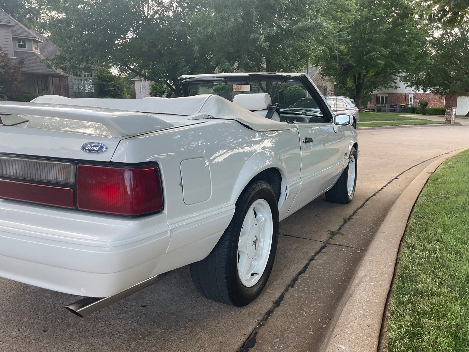 Ford-Mustang-1993-Convertible-3