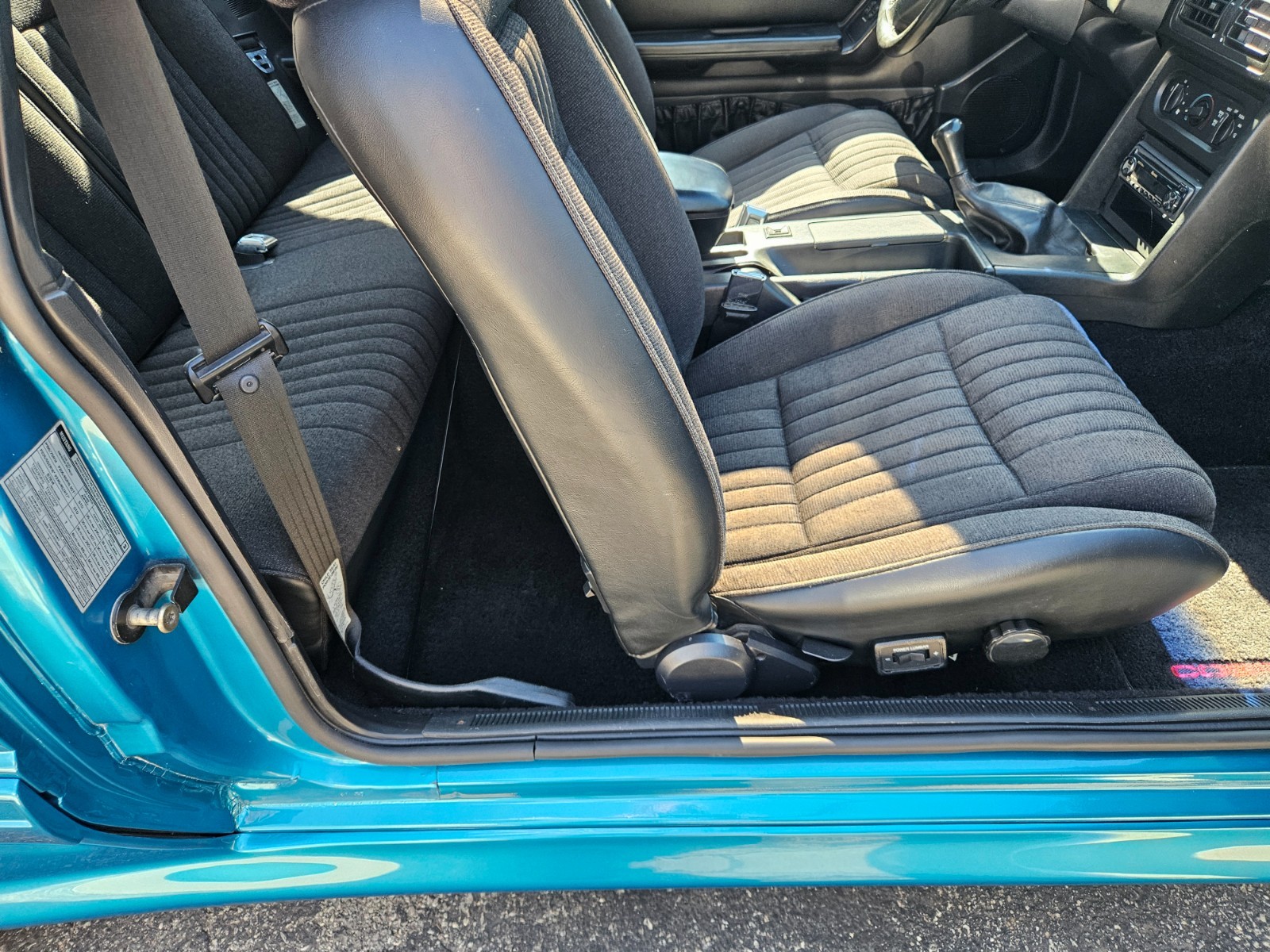 Ford-Mustang-1993-Hatchback-4