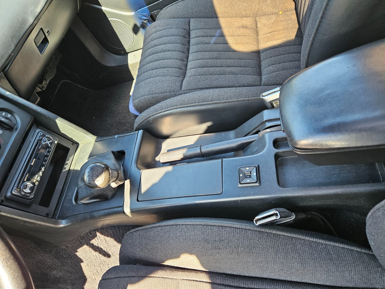 Ford-Mustang-1993-Hatchback-9