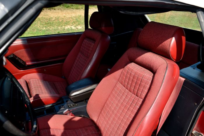 Ford-Mustang-1993-Red-32