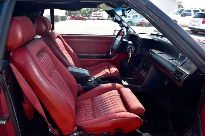 Ford-Mustang-1993-Red-35