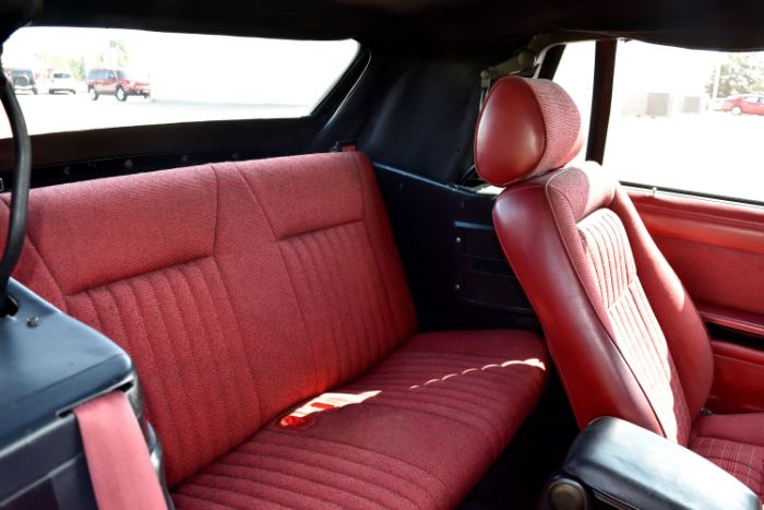 Ford-Mustang-1993-Red-37