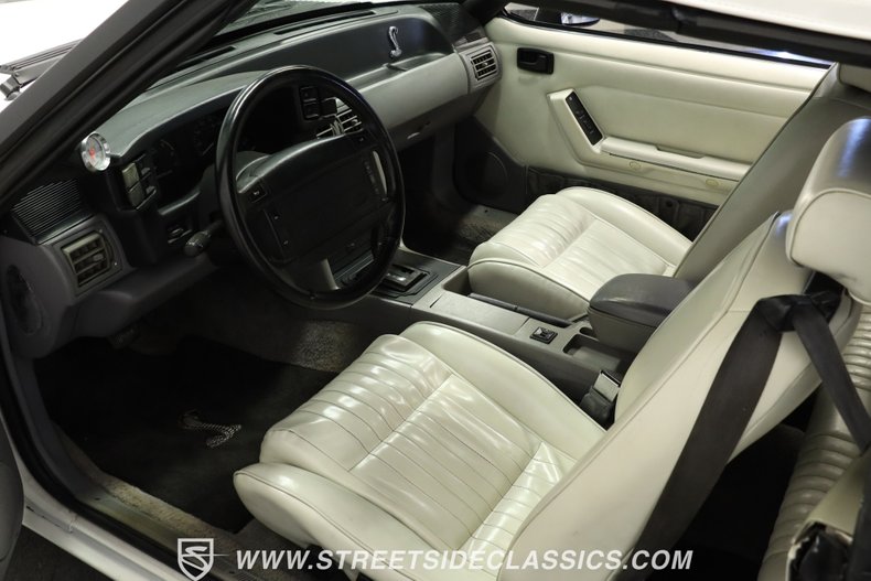 Ford-Mustang-1993-Vibrant-White-White-1