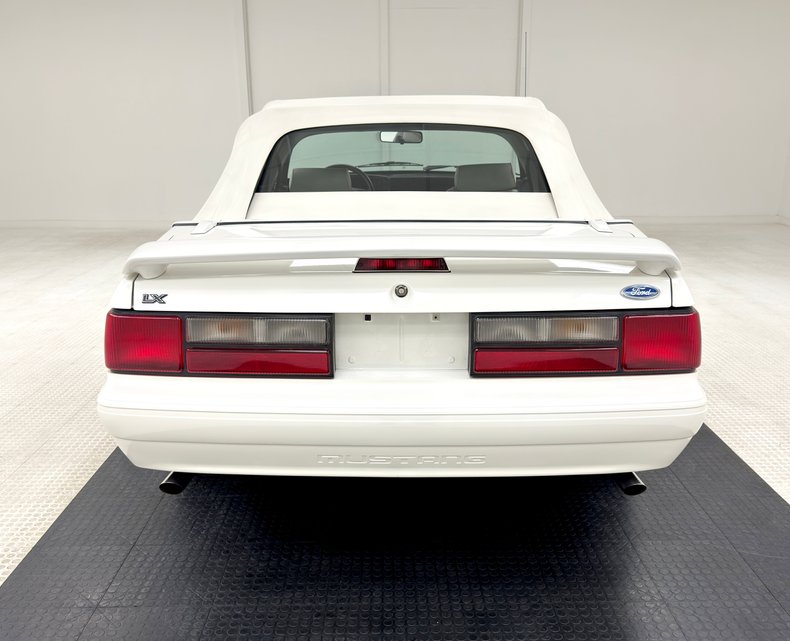 Ford-Mustang-1993-Vibrant-White-White-1