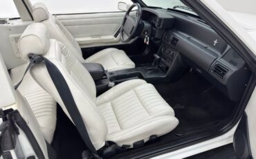 Ford-Mustang-1993-Vibrant-White-White-11