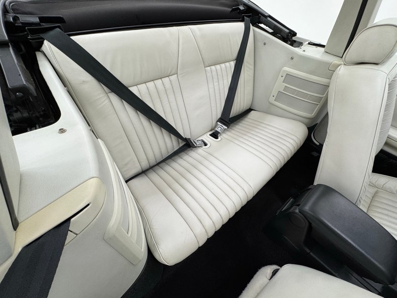 Ford-Mustang-1993-Vibrant-White-White-12