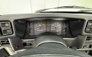 Ford-Mustang-1993-Vibrant-White-White-17