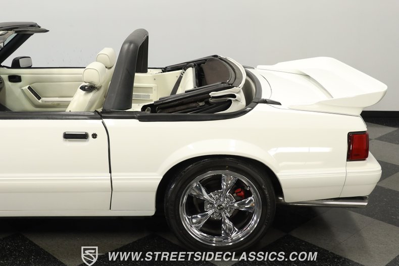 Ford-Mustang-1993-Vibrant-White-White-23