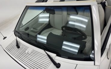 Ford-Mustang-1993-Vibrant-White-White-23