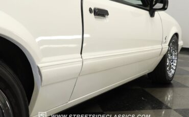 Ford-Mustang-1993-Vibrant-White-White-27