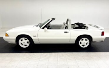 Ford-Mustang-1993-Vibrant-White-White-27