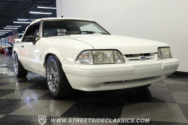 Ford-Mustang-1993-Vibrant-White-White-30
